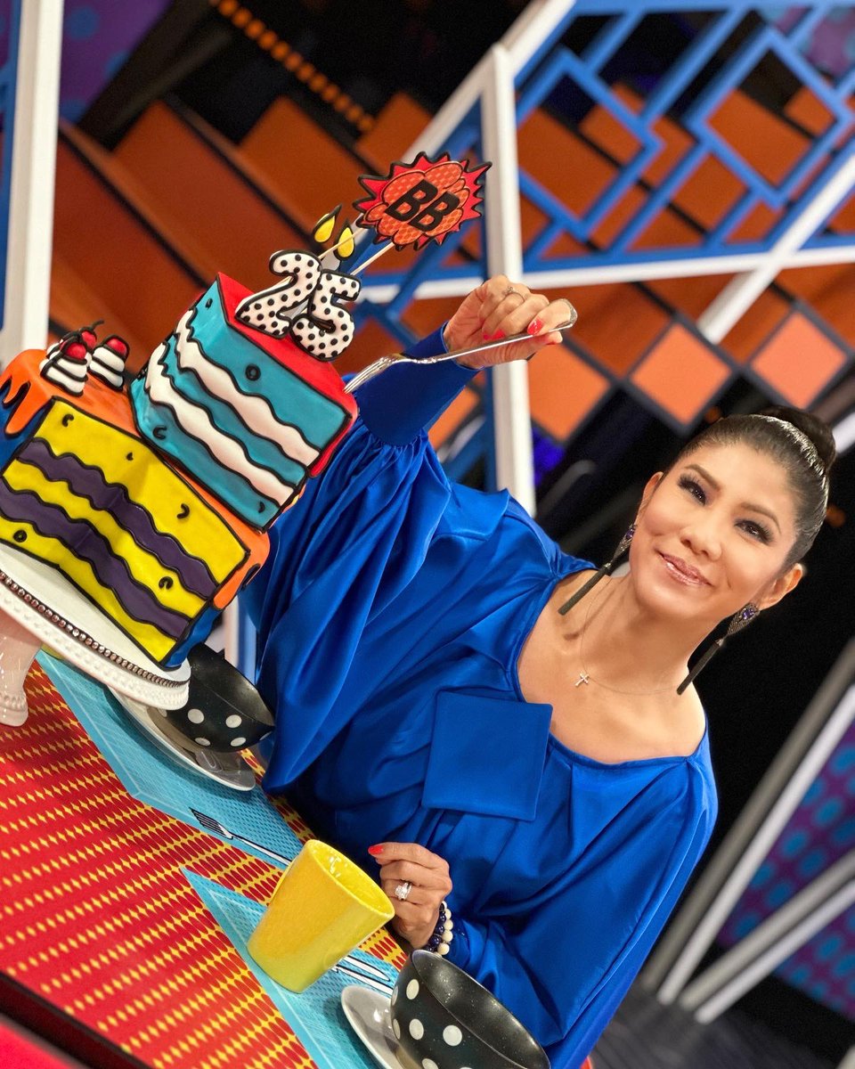 JCMoonves's tweet photo. Whose House? #BB25 House! So excited to be back in these doors. Who’s ready for Season 25?! Let’s get this game started! 🎉☺️🎂 https://t.co/22ZxyI1VW8