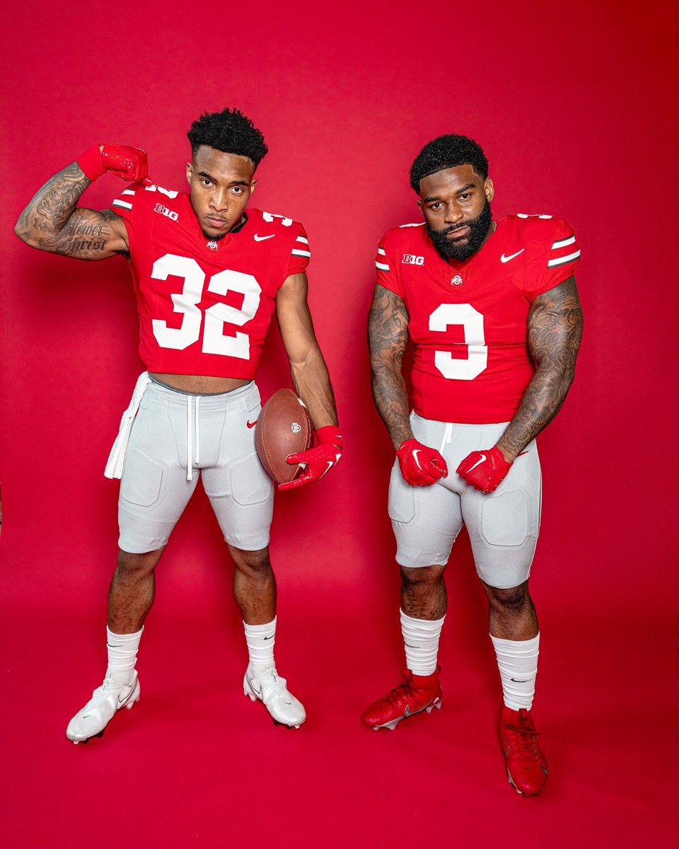 OhioStateFB's tweet photo. something about that scarlet 🔥 https://t.co/X7ZPdg01gb