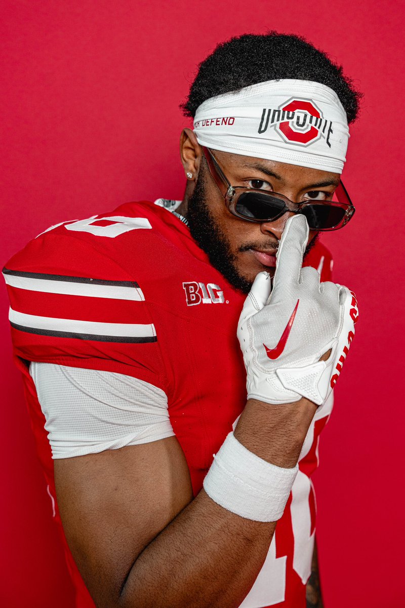 OhioStateFB's tweet photo. something about that scarlet 🔥 https://t.co/X7ZPdg01gb