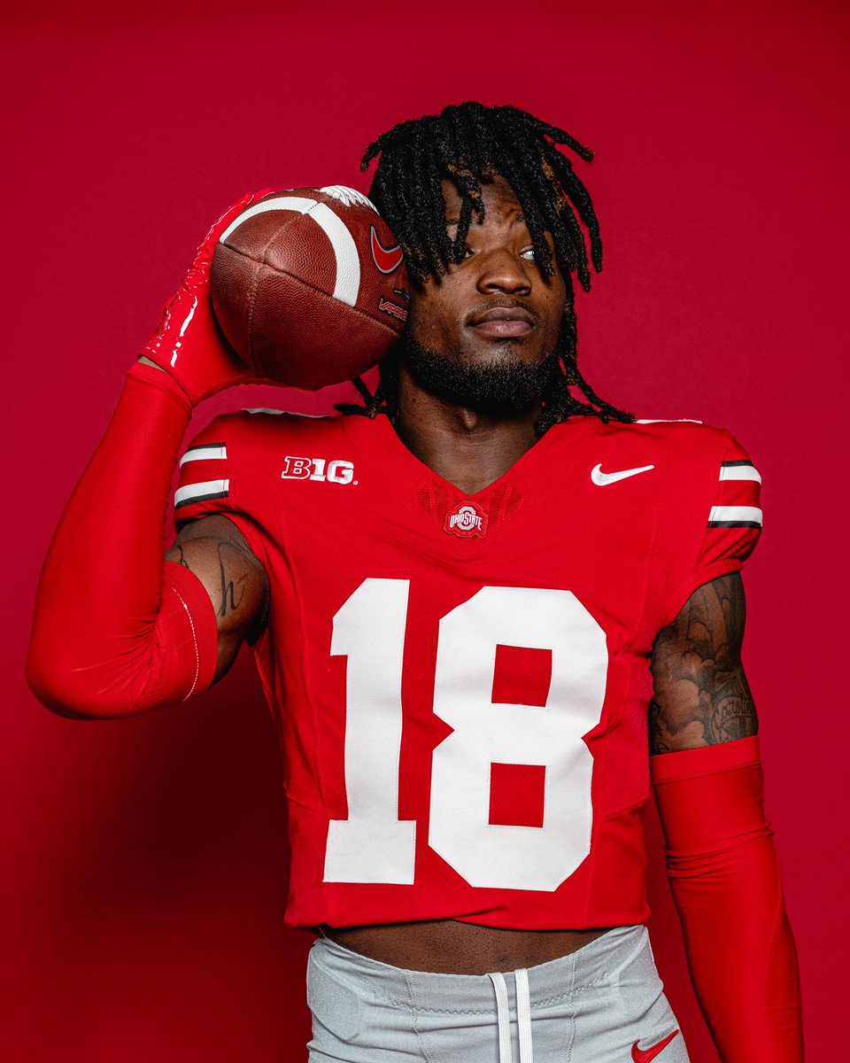 OhioStateFB's tweet photo. something about that scarlet 🔥 https://t.co/X7ZPdg01gb