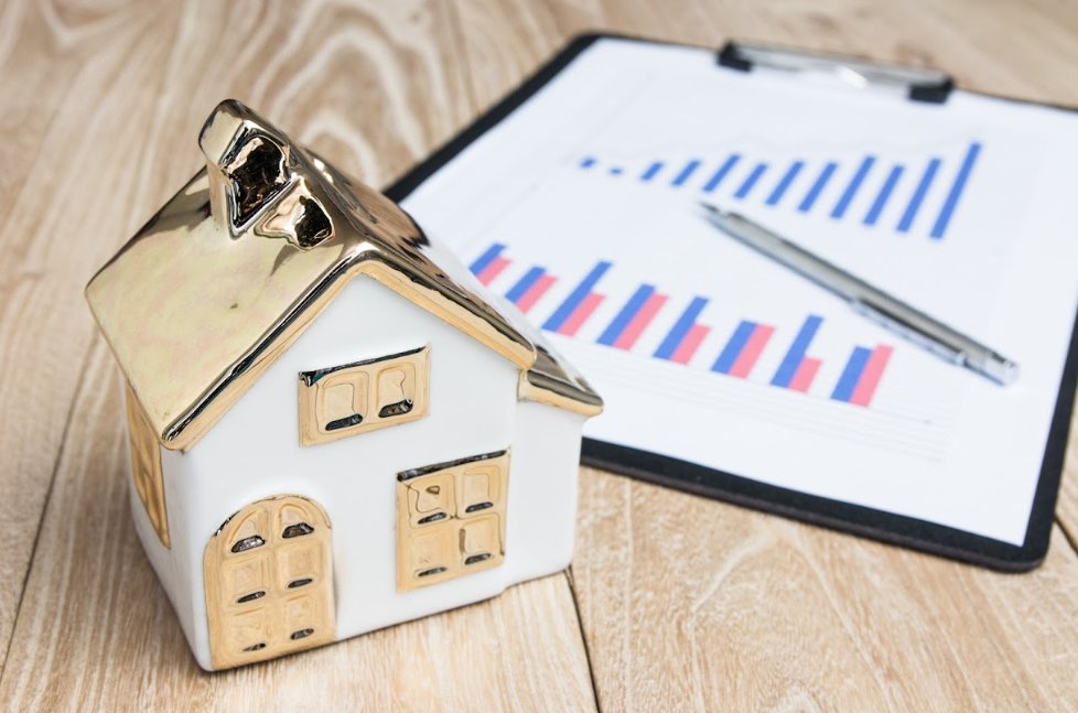 LoganAtkinsTeam's tweet photo. #FAQ: "How do I determine the right time to sell my home?"

A: As your Realtors, we'll analyze the local market conditions, consider your circumstances, and discuss your goals. Together, we'll identify the optimal timing that aligns with your needs for a successful sale! https://t.co/YkvVZR6NC7