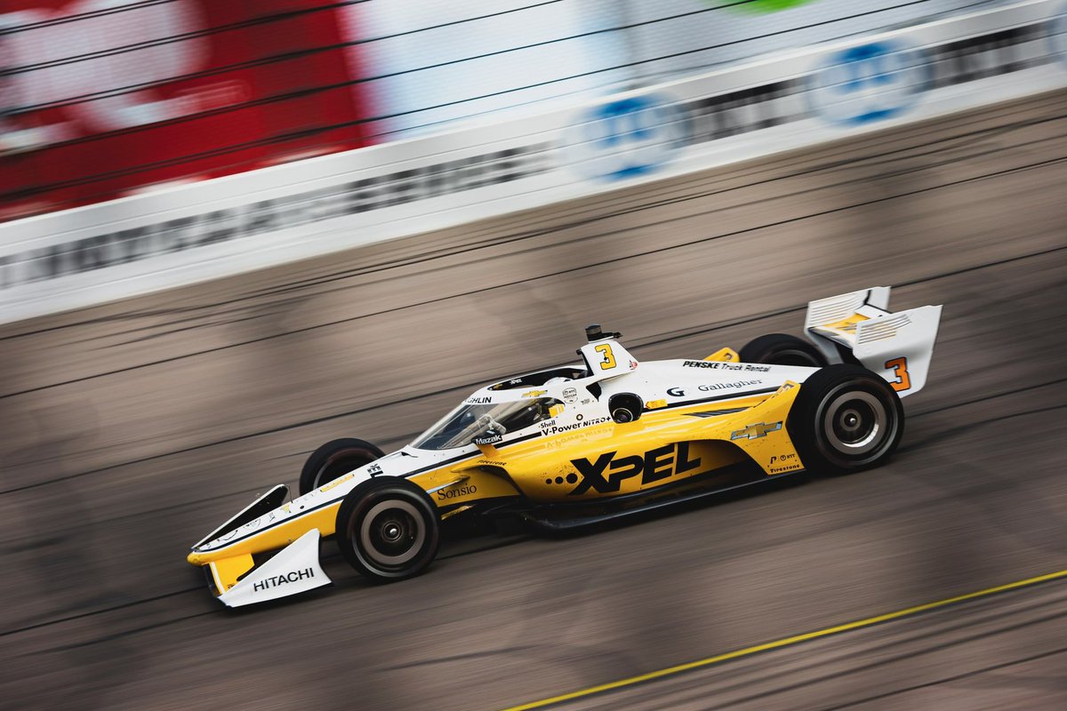 gmartinezcomp's tweet photo. @smclaughlin93, we have a Yellow Ford to give you in #TCenBuenosAires
just like your INDYCAR!! 
🏁⚡️

@actcargentina @AgustinCanapino @Campeonesnet https://t.co/jPTJtxh42t