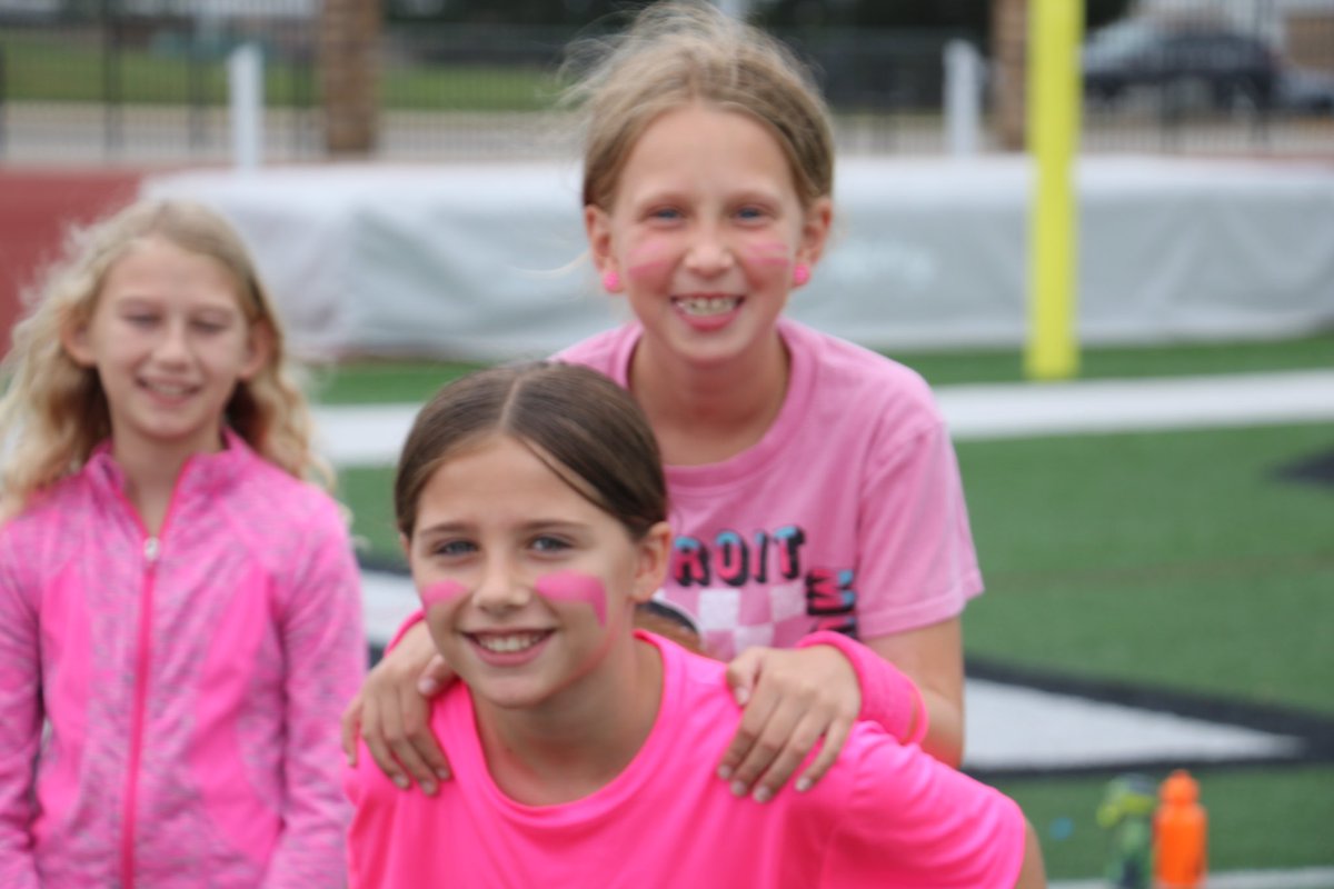 LkOrionSchools's tweet photo. Field Day is one of Camp Wanna Have Funβs memorable summer moments and today the colorful campers leaned into the celebration. #LOCSSummer #AlwaysLakeOrion https://t.co/ooPDUxVcZR