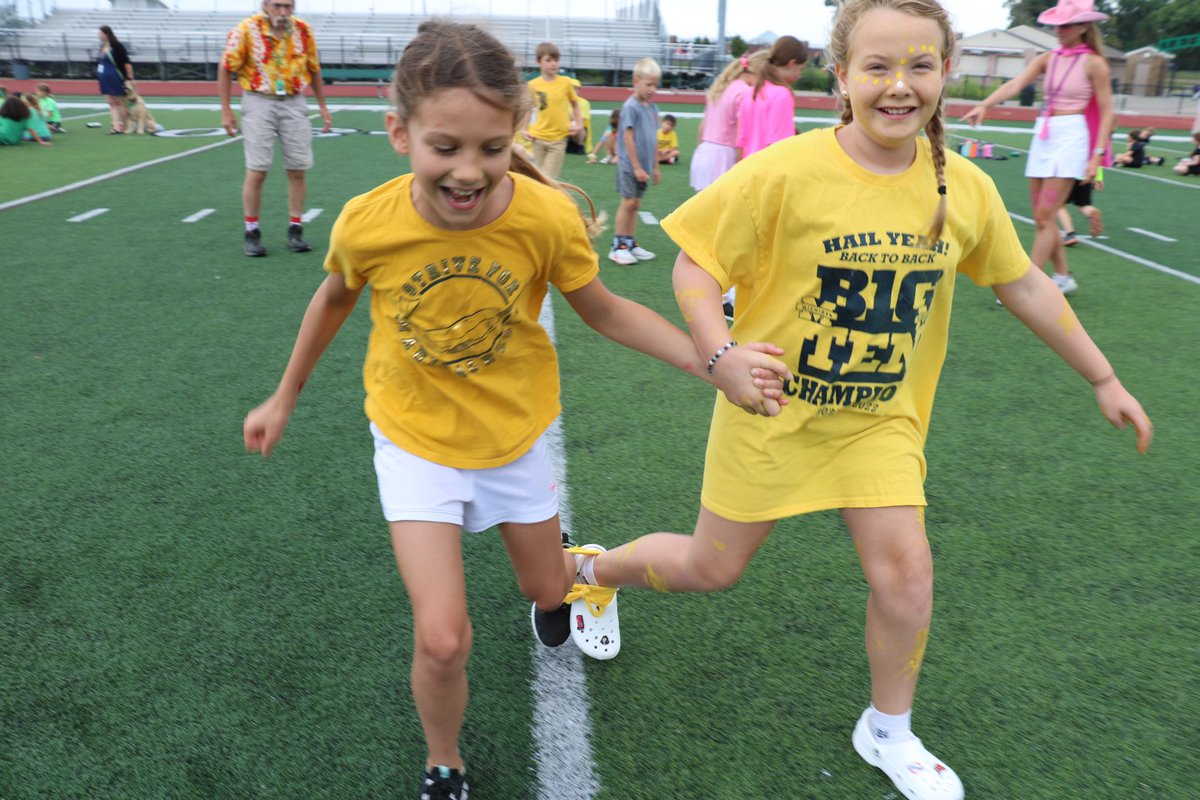 LkOrionSchools's tweet photo. Field Day is one of Camp Wanna Have Funβs memorable summer moments and today the colorful campers leaned into the celebration. #LOCSSummer #AlwaysLakeOrion https://t.co/ooPDUxVcZR