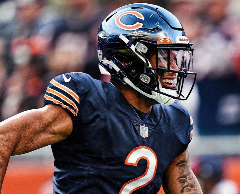 PolymarketBlitz's tweet photo. 𝗥𝗨𝗠𝗢𝗥:
Despite it being early in training camp, WR DJ Moore has already been giving all #Bears DB's problems.  

One reporter said, "They put two guys on him and he still makes plays" he then adds, "This is by the far the most lethal weapon Justin Fields has played with." https://t.co/2zoSTa31nQ