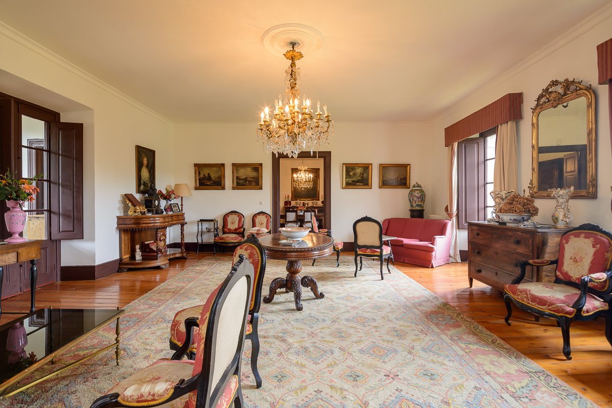 RusticasS's tweet image. Singular conjunto palacial en excelente estado de conservación.
Dispone de un terreno de 100 ha. y está situado a 18 km. de #Oviedo, en el oncejo de Grado. n9.cl/hofilp