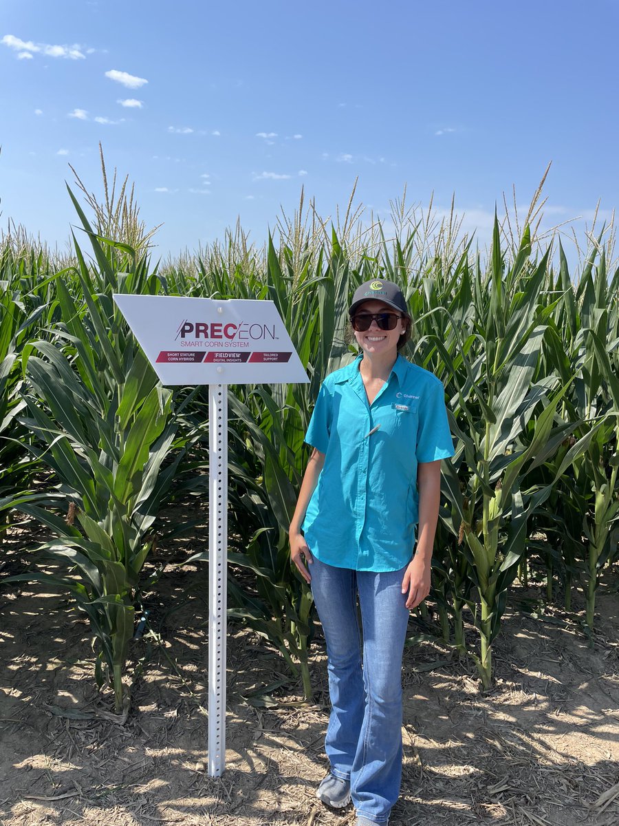 Channel_KY_SIN's tweet photo. Happy #NationalInternDay to our very own Mary Elizabeth Morris! She has done a fantastic job down in Kentucky this summer! https://t.co/plNSQjJDfU