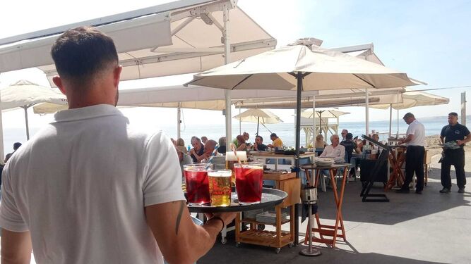SDCsingluten's tweet photo. Aunque hay mucho trabajo en la #hostelería en #verano hay que seguir con el protocolo de actuación #glutenfree para proporcionar a los #clientes #celíacos la máxima seguridad y confianza. #FF #restaurantesparaceliacos #gluten #Agosto https://t.co/tztYx7TiTy