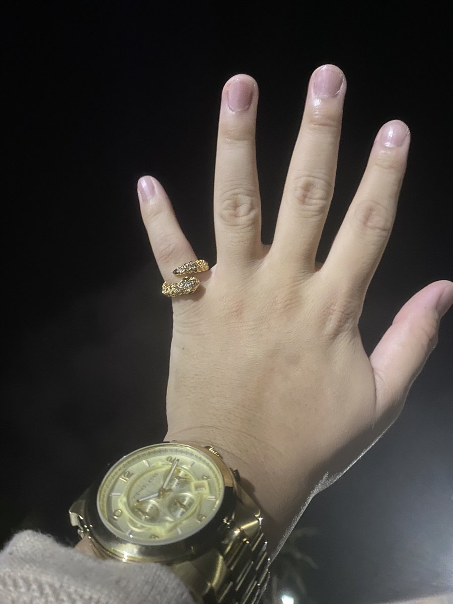 dylonhalina32's tweet photo. Serpenti ring 🐍 24k gold-1ct diamond
#channel #serpentiring #24kgold https://t.co/1fdqjtIqAy