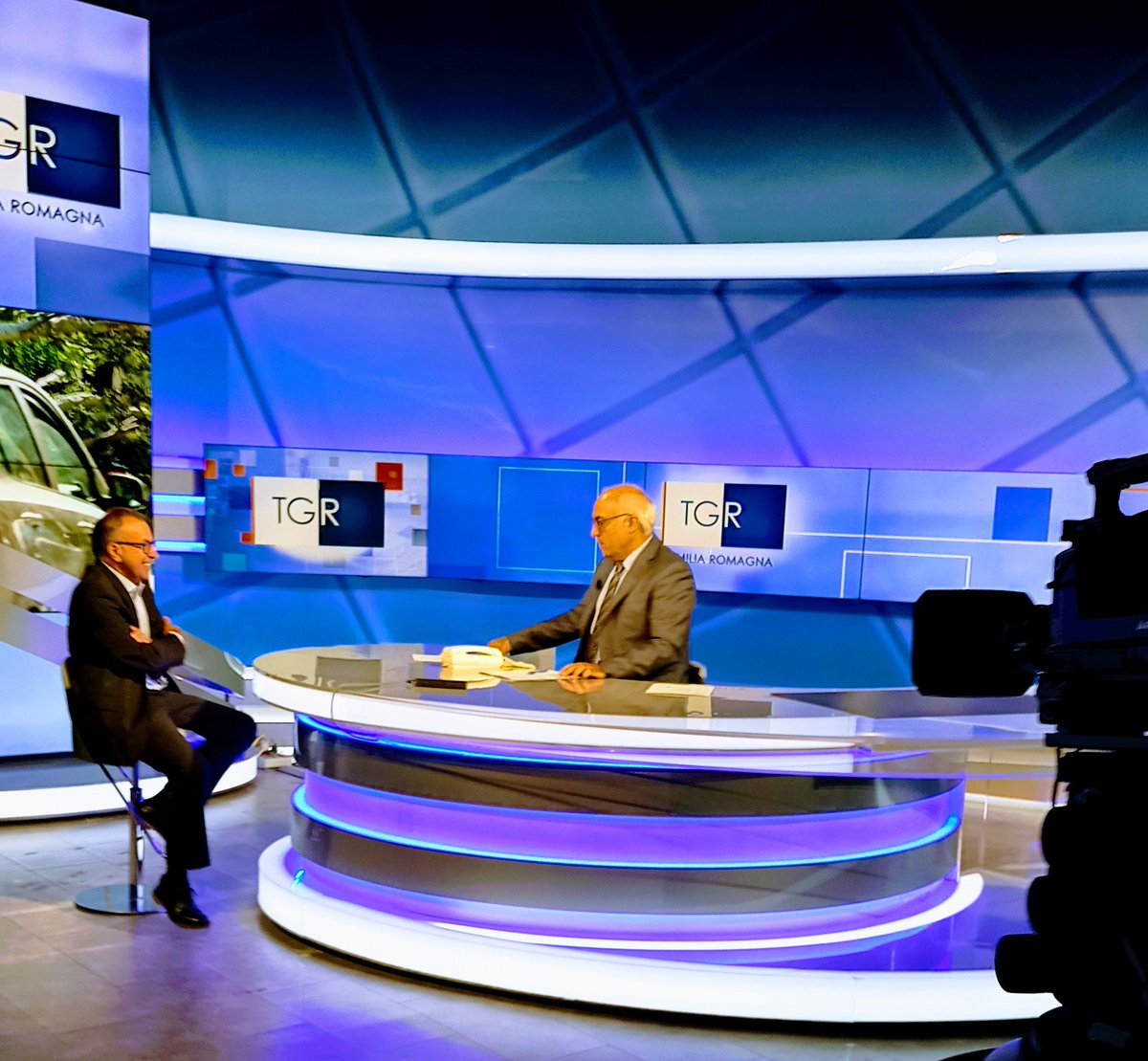 Al <a href="/TgrRai/">Tgr Rai</a> Emilia-Romagna.  "#Alluvione e #nubifragi oltre 100 cooperative colpite. Servono urgentemente ristori a imprese, cittadinanza e Comuni. Collaborazione con gen. #Figliuolo ma struttura per la ricostruzione abbia sede qui, non a 450 chilometri di distanza"