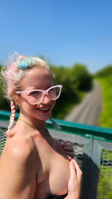 Naughty adventures xxx https://t.co/Gvzw8l56jB