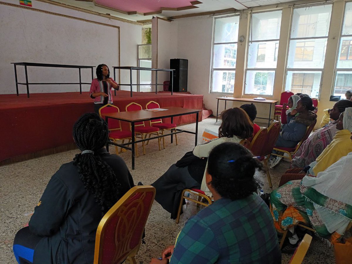 N4ED_Org's tweet photo. Training that will enable them to become successful sales agents was provided to them!
This project means a lot to us as it enables us to meet 2 of our goals at once: making nutritious biscuits available to children while also creating income opportunities for unemployed women! https://t.co/gqRzWcsbOn