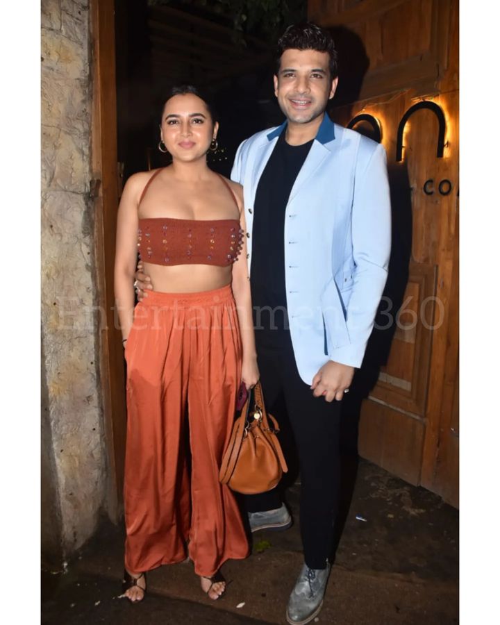 bollyXtelly's tweet photo. Spotted: Tejasswi Prakash &amp; Karan Kundra Arrived at Kubbra Sait's Birthday Bash ❤️😍

#tejasswiprakash #KaranKundrra 
#TeJran https://t.co/mltmCxuq0f