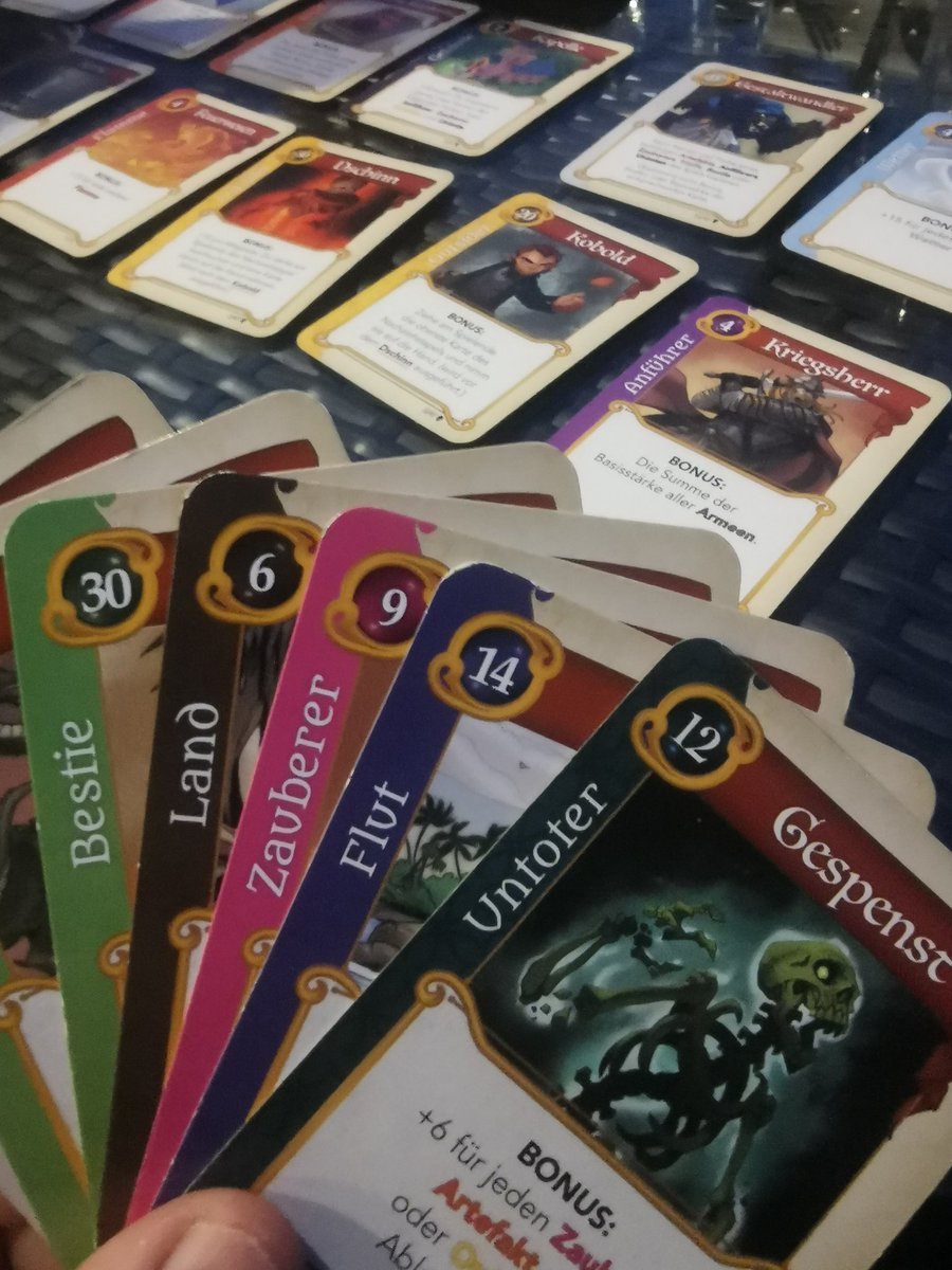 Ein Urlaubsklassiker.
Fantastische Reiche funktioniert sowohl als Zwei-Personen-Spiel als auch mit mehreren Spielern.
#fantastischereiche #phantasyrealms #boardgames