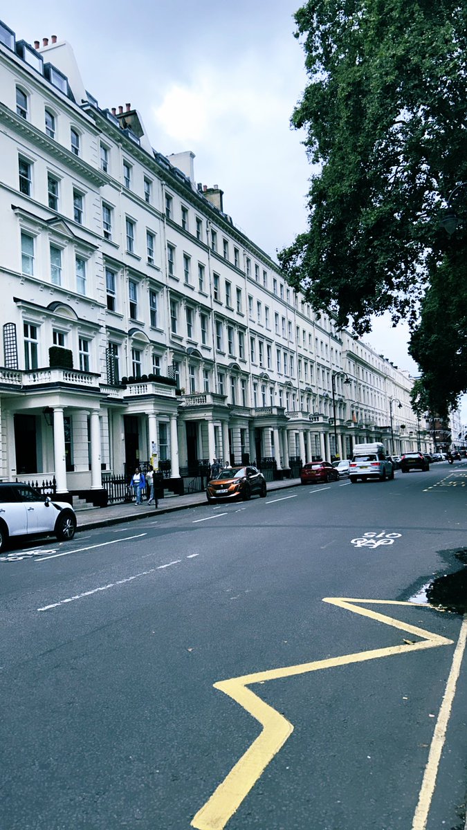 R0zinakhan's tweet image. Having an amazing day in London with my teenager! We explored the Science Museum, wandered around South Kensington and had a blast discovering the city together🚇🌆 #LondonBound #ExploringLondon