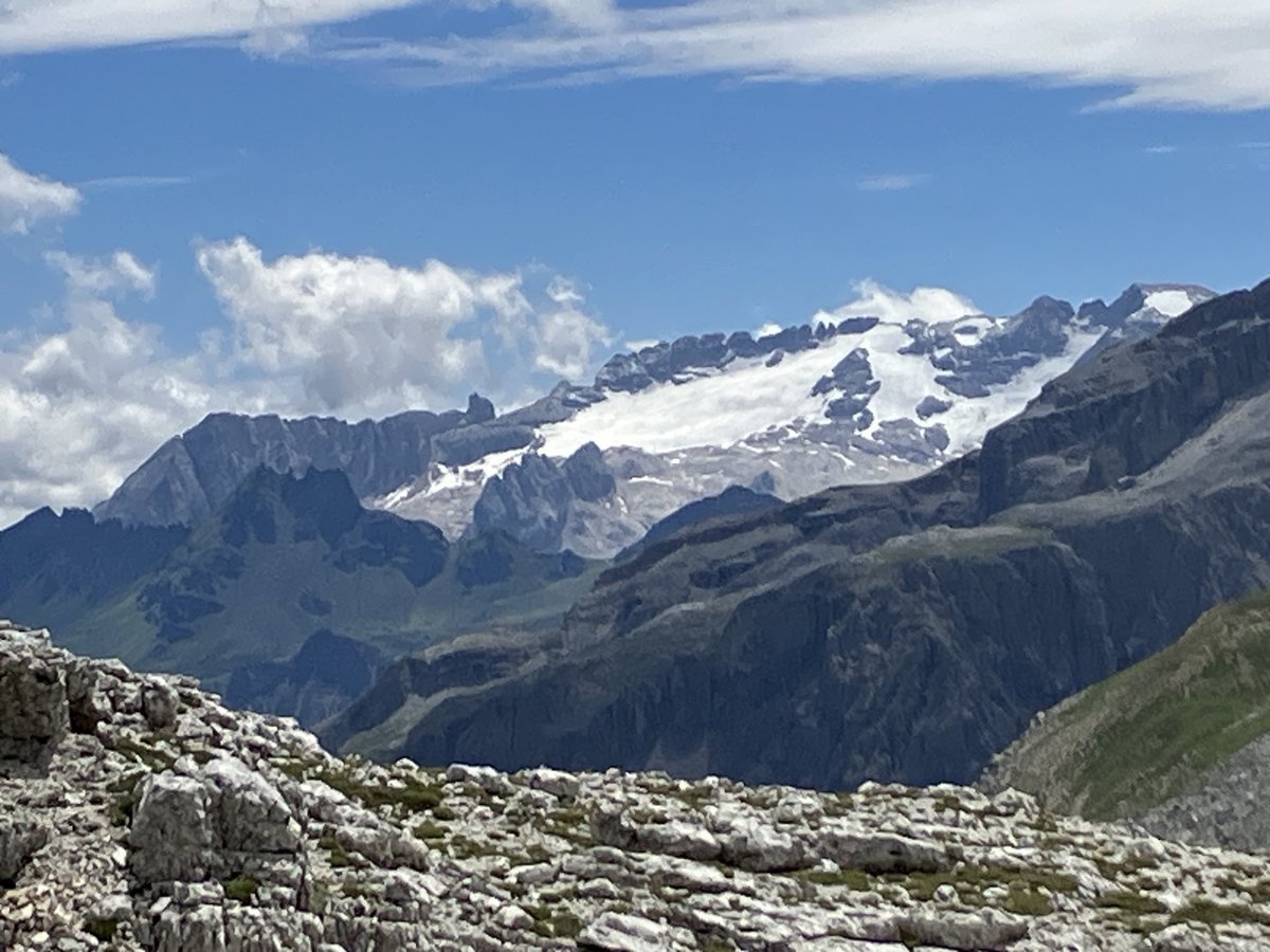 SchuhChristoph's tweet photo. Das Beste an jeder #Wanderung neben der #Anstrengung & #Aussichten & #Natur & #Bergwelt ist die #Jause 😋 #Wandern #SportsON #Sport #Dolomiten #Südtirol #Italien https://t.co/lHGu9Ktatm