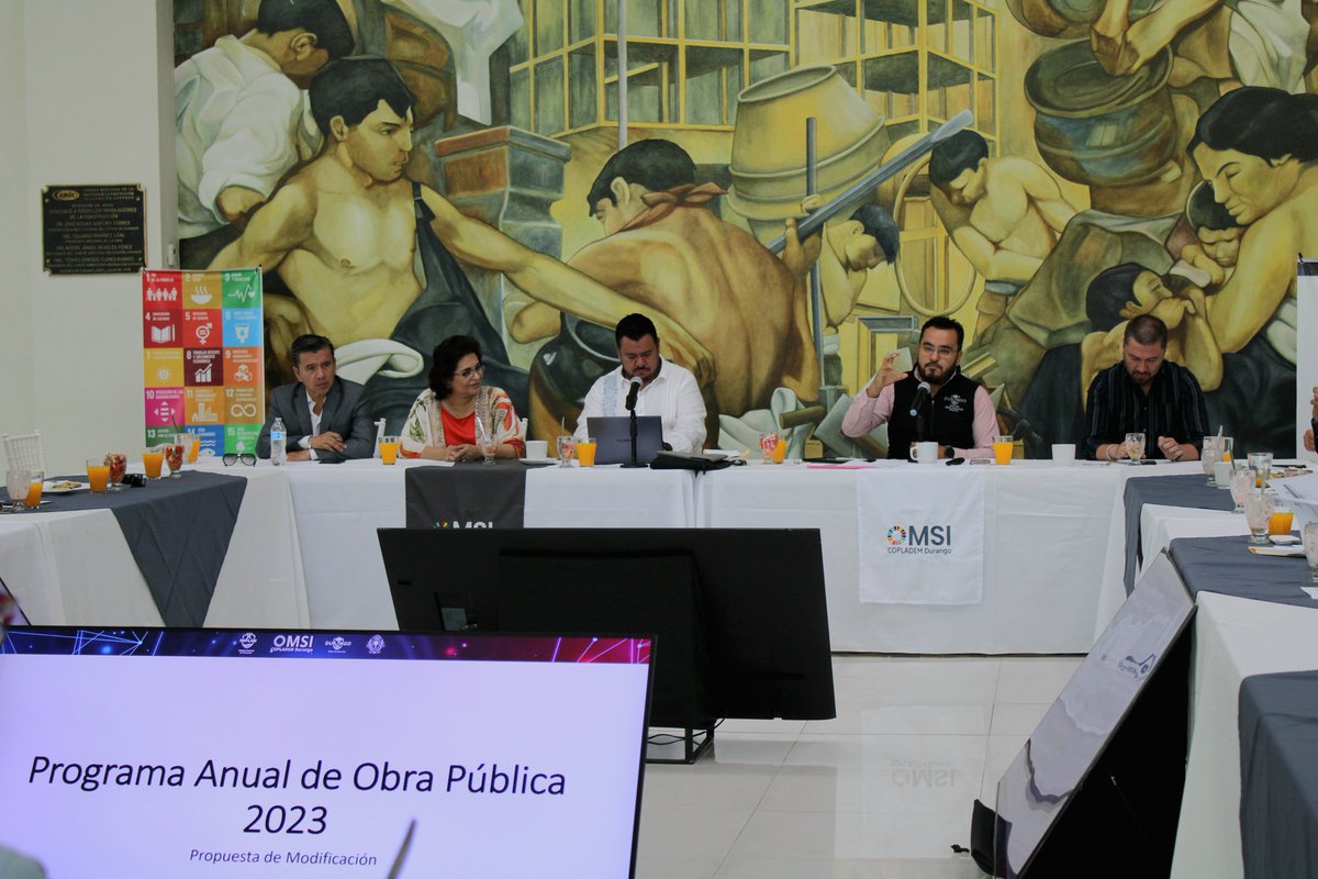 IMPLANDGO's tweet photo. 📍Hoy se convocó a una sesión con la Comisión Permanente del #COPLADEM para presentar la propuesta de modificación del #PAOP 2023 🚧 que permitirá hacer realidad las obras de Pavimentación elegidas por la familia duranguense en el #PresupuestoParticipativo. 👨‍👩‍👦‍👦 https://t.co/16ejz1HVTl