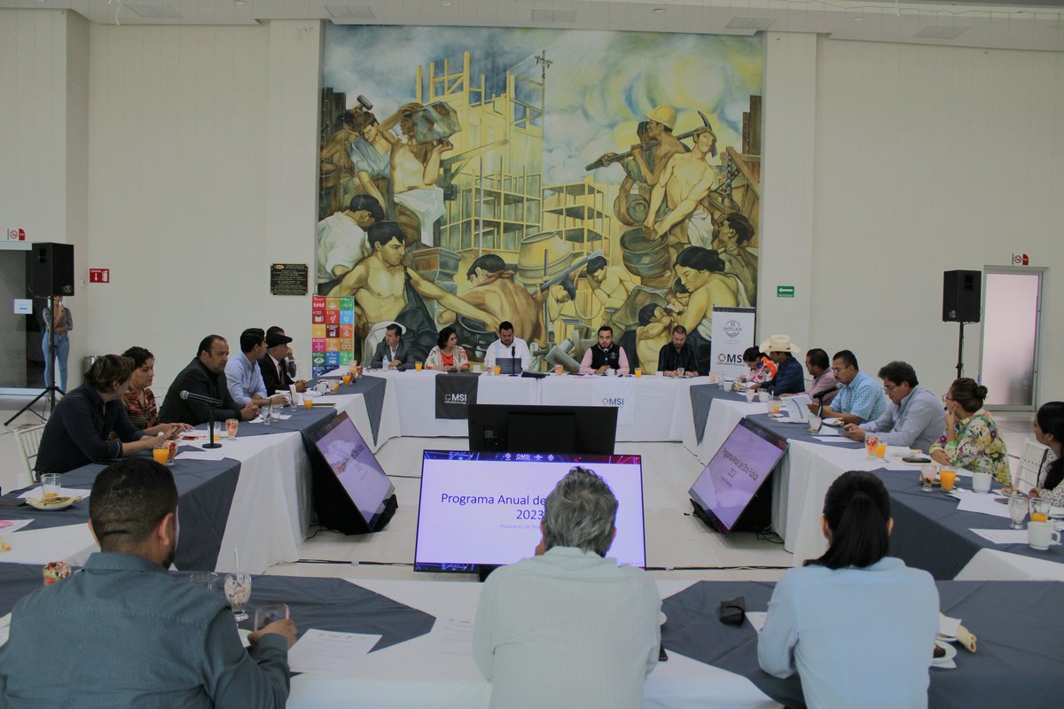 IMPLANDGO's tweet photo. 📍Hoy se convocó a una sesión con la Comisión Permanente del #COPLADEM para presentar la propuesta de modificación del #PAOP 2023 🚧 que permitirá hacer realidad las obras de Pavimentación elegidas por la familia duranguense en el #PresupuestoParticipativo. 👨‍👩‍👦‍👦 https://t.co/16ejz1HVTl
