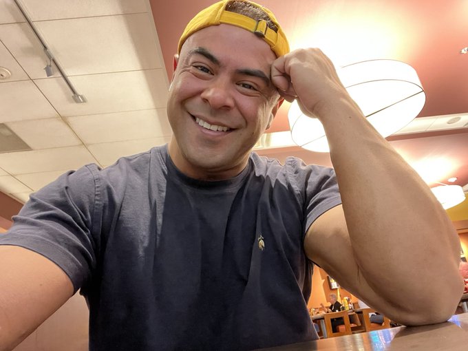 Waiting for my flight to San Francisco 🛫&hellip;&hellip;.🚃🌁 https://t.co/4ShTgI1kuA