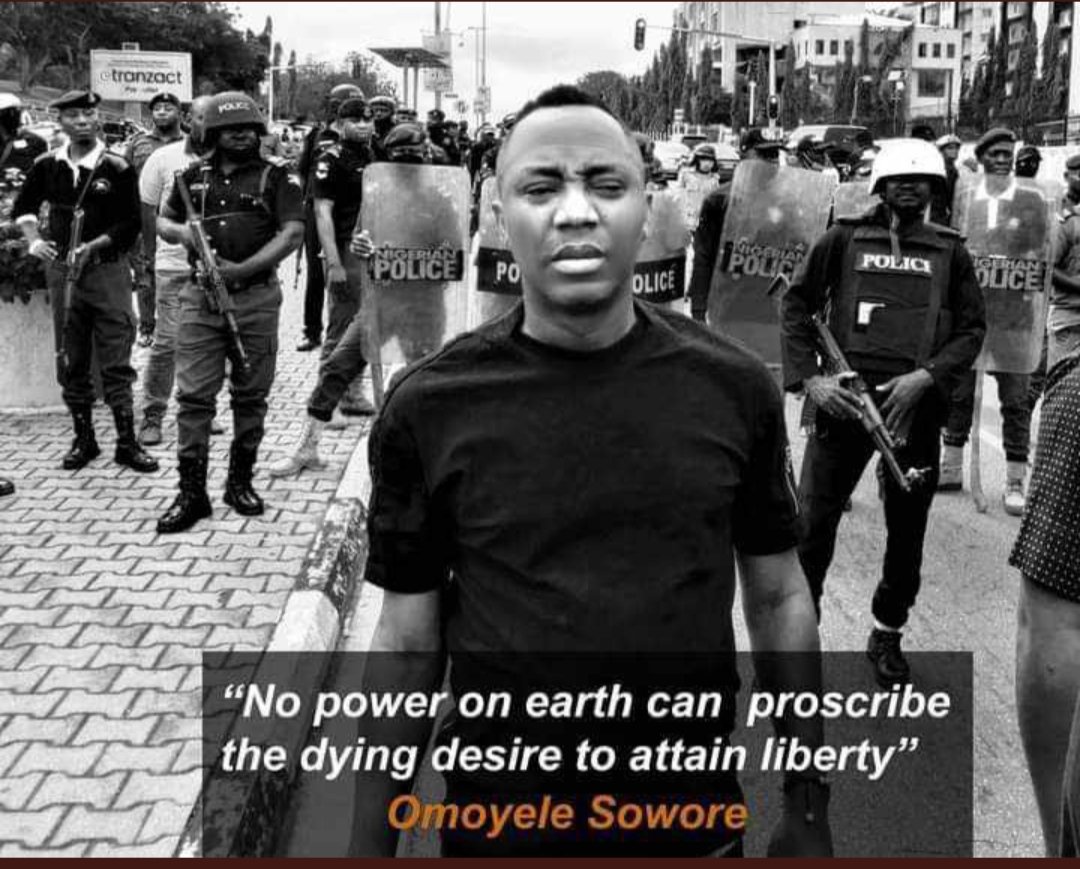 EmperorOkolo's tweet photo. @MiladJames @IjeleSpeaks2 @sowore @cenbank @GodwinIEmefiele Are you looking for root or you're looking for good leadership 
How old are you again 
Check those pictures https://t.co/oIIS8cv94z