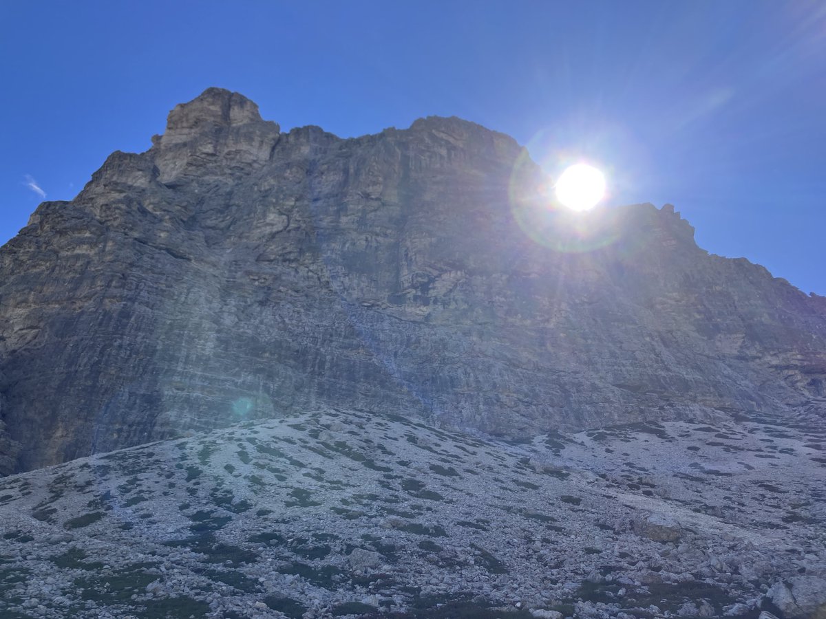 SchuhChristoph's tweet photo. Das Beste an jeder #Wanderung neben der #Anstrengung & #Aussichten & #Natur & #Bergwelt ist die #Jause 😋 #Wandern #SportsON #Sport #Dolomiten #Südtirol #Italien https://t.co/lHGu9Ktatm