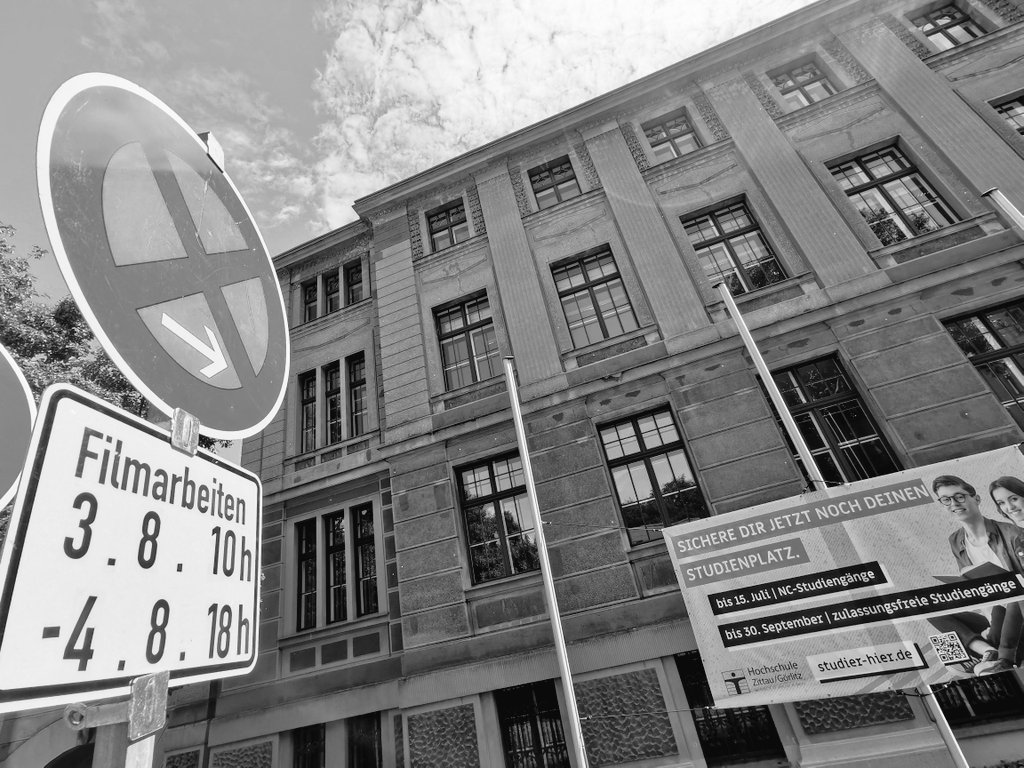 stufu_hszg's tweet image. Der Beginn einer großen Story. 💘

Nicht nur im Film, sonder #reallife. 
👉 #Studier_hier 
hszg.de/studium/dein-w…
#BeTheChange #BigStory #Goerlitz #Zittau #Goerliwood #Europastadt #Bigtime #Happyending
... und Deine Story geht auch nach dem 4.8. weiter. (fs)