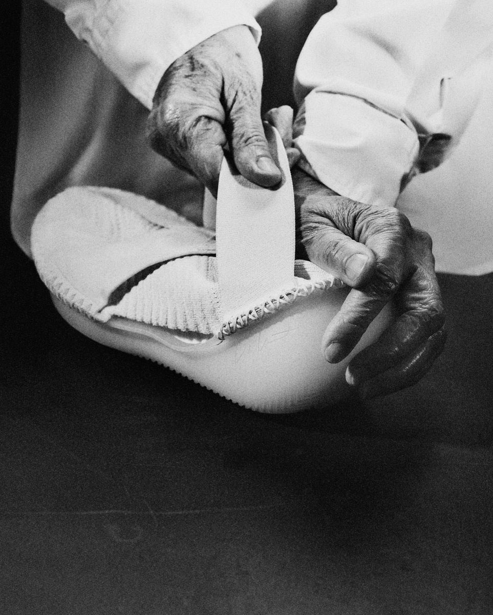 wrongweather's tweet photo. The Y-3 Itogo exemplifies the future of design and construction. They use zero glue and have only five components, which are numbered on each part of the shoes. Explore Y-3 new drop at https://t.co/OubssCkBdi 🌦️ #adidas #y3 #yohjiyamamoto #sneakers #footwear #concepstore #porto https://t.co/NILNoF2gGS
