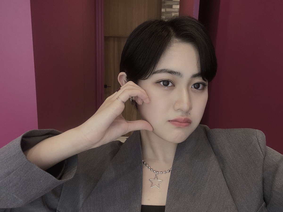 sa_sha3_'s tweet photo. 貴重な経験をさせていただき感謝の言葉しかありません。デビューしたい気持ちでいっぱいでしたが、今回の審査で落ちてしまいました。先生方にご指導いただいたことはこれからも自分の糧になると思っております。本当にありがとうございました。🤍

ALTに色々載せています。

#OUTOF48 #AKB48 #陳佐沙 https://t.co/aJRh2WZTjC