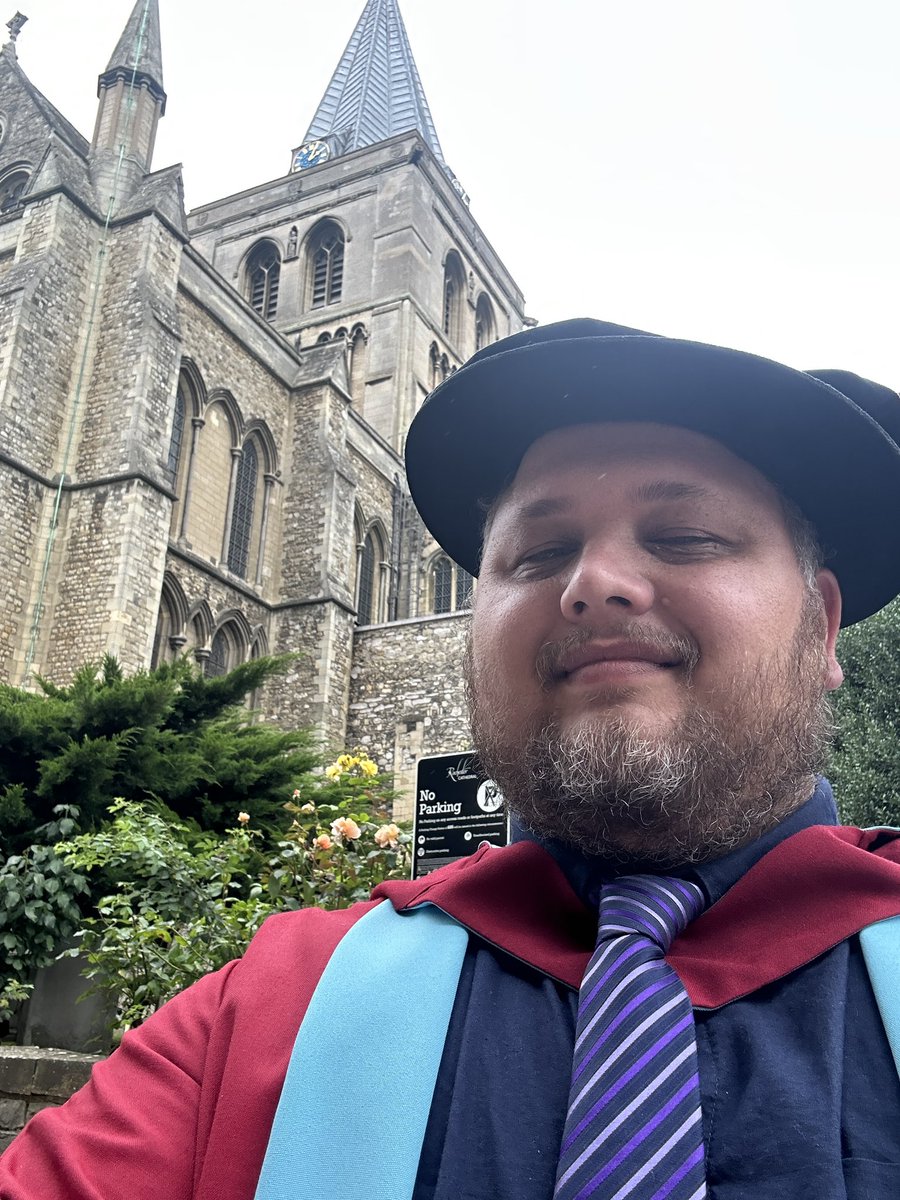 HoneyResearchGP's tweet image. A great day of @FESGreenwich @UniofGreenwich Graduations today @RochesterCathed What a great setting, great atmosphere, and a great group of new graduates. Congratulations to all #graduation