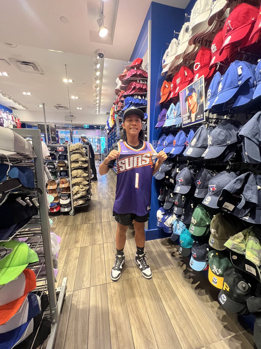 RamboJulian3's tweet photo. First Suns fan that bought the new suns jersey https://t.co/UF17uXhlsg