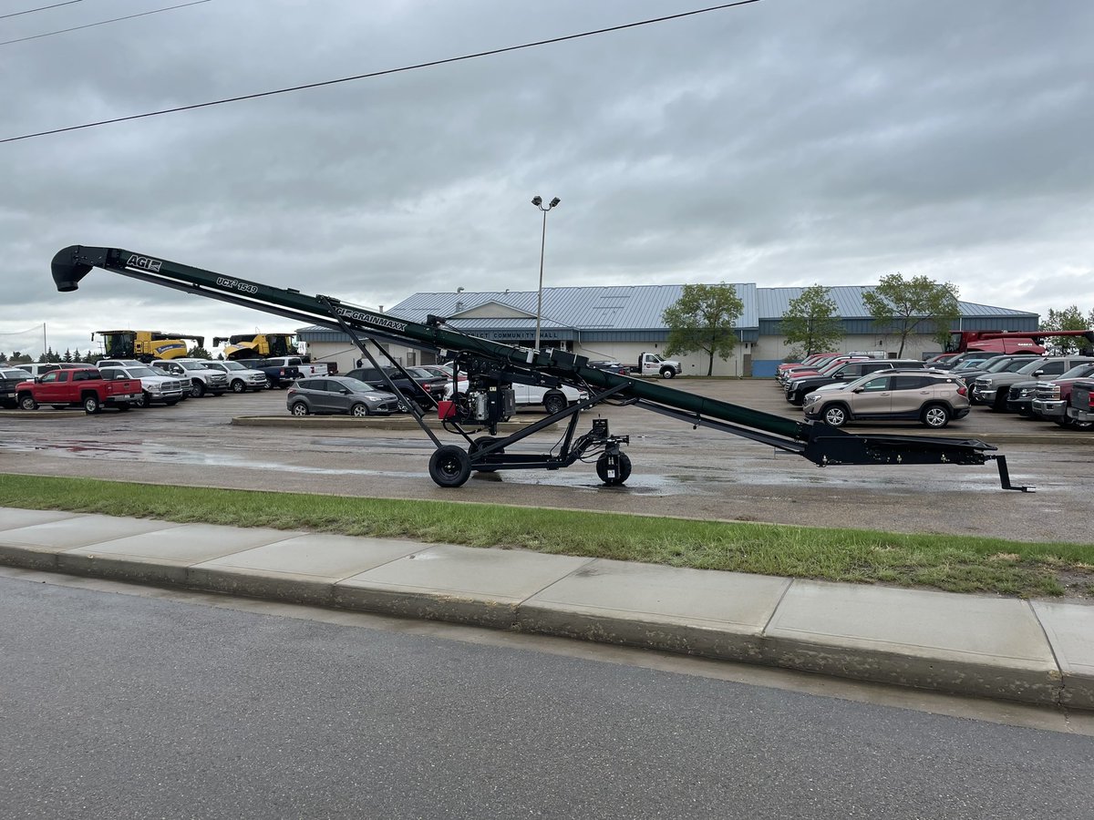 72JasonJones's tweet image. Thanks to Rocky Mountain Equipment for having @AgGrowthIntl GrainMaxx attend yourCombine clinicsGreat turn out at Westlock Alberta on July 26. Watch for an RME combine clinic in your area and talk with @Kenjohans regarding GrainMaxx augers and conveyors