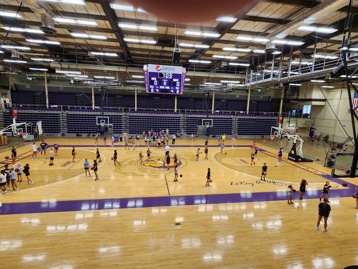 WIUWBB's tweet photo. good turnout. Let's play some ball. https://t.co/9QB1VqglwS