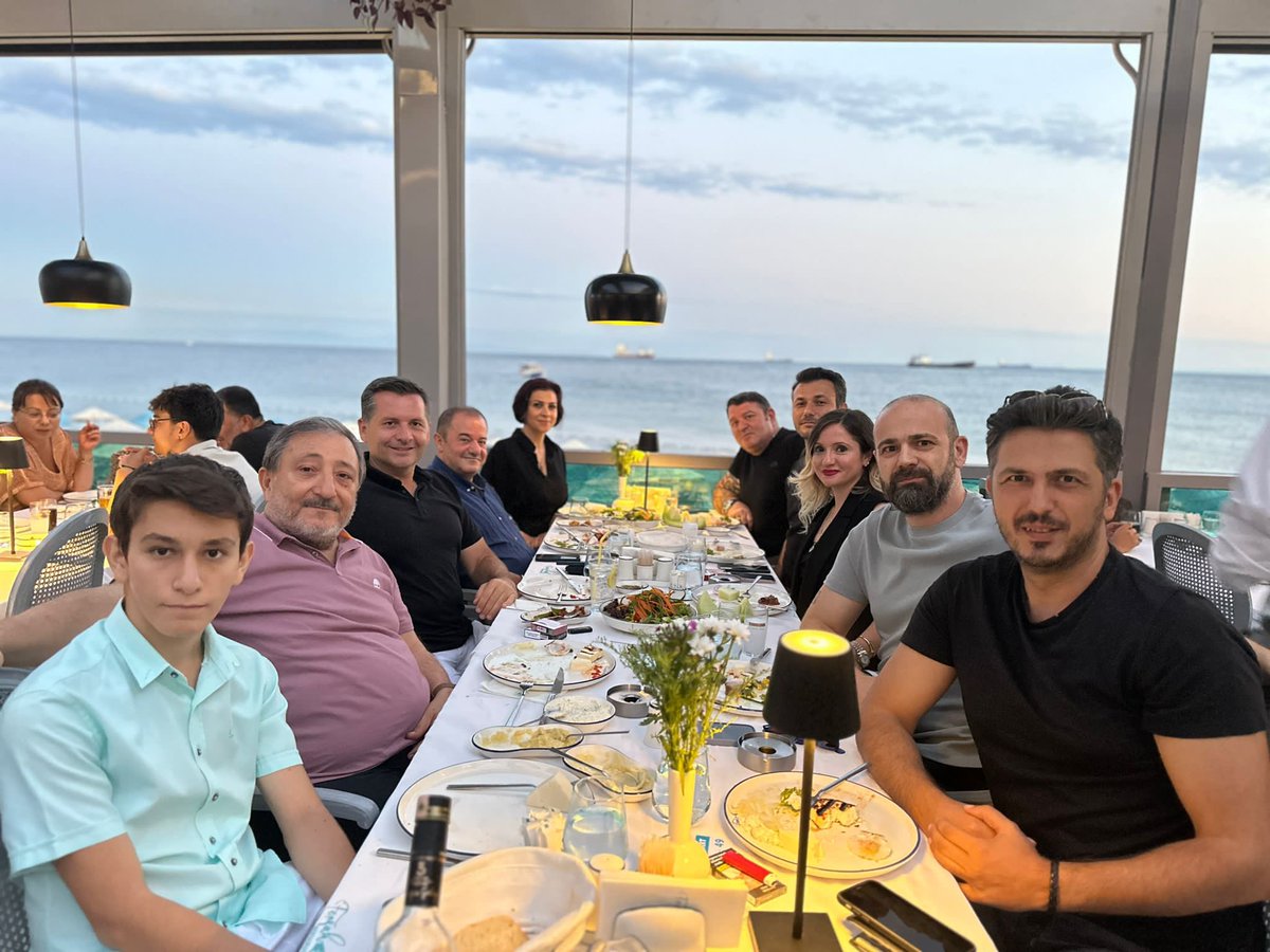 enginalemdar's tweet photo. Ekip gibi ekip :)

@hiktan @sakarsu @ERKANZANDAR @olcayerymm @DrHakanCinar @zeynepturudi @BurakErtuna https://t.co/CEcg8xrrPl