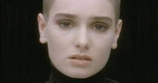 Ci lascia a 56 un artista che tra gli anni 80/90 ebbe il suo più grande successo, ed aveva davvero una gran voce.
R.i.p. 😢 - Sinead O’Connor.
❤️
