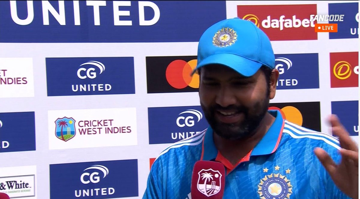 CricCrazyJohns's tweet photo. Rohit Sharma said "Batting at 7 reminded me of my debut for India". (Smiles) https://t.co/eYmn7XT8T3