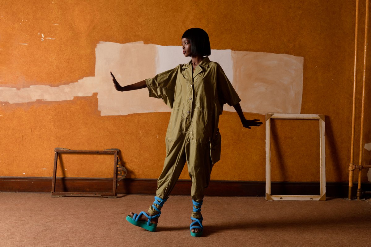 "Then, Now, Always"

Metamorphosis Issue 14

Photography: Tone Woolfe
Styling: Rachael Bettencourt 
Hair: Ro Morgan 
Makeup: Jaleesa Jaikaren 
Model: Ajong Yel 
Casting: Dionne Cochrane