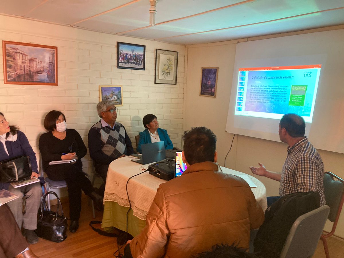 userena's tweet photo. 💡🔍📌El académico Sebastián Rossel de #ConectaULS y el académico Néstor González de @capsi_uls se reunieron con los directivos y docentes del Microcentro de Escuelas Particulares Rurales de Combarbalá para impartir un taller de convivencia escolar y su relación con las (1/2) https://t.co/CbiycDDb8P