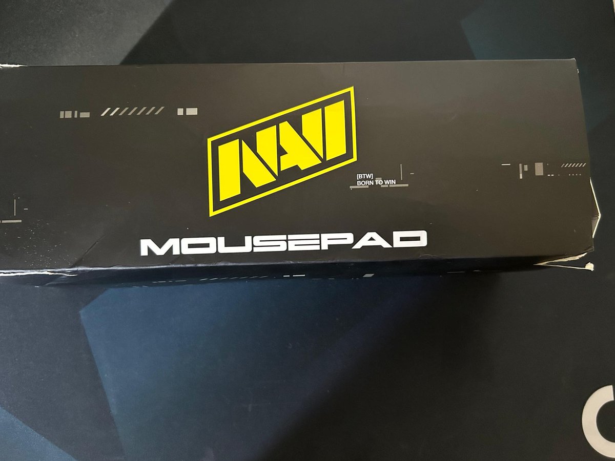 Arkadaşlar selam turnuvadan kazandığım NAVI Logitech Mousepadı(G640) çekilişle birinize hediye etmek istiyorum, kutusunu kontrol için açtım sadece 

Katılmak için retweetlemeniz yeterli  

Kazananı 31.07.2023'te açıklarım, bol şans