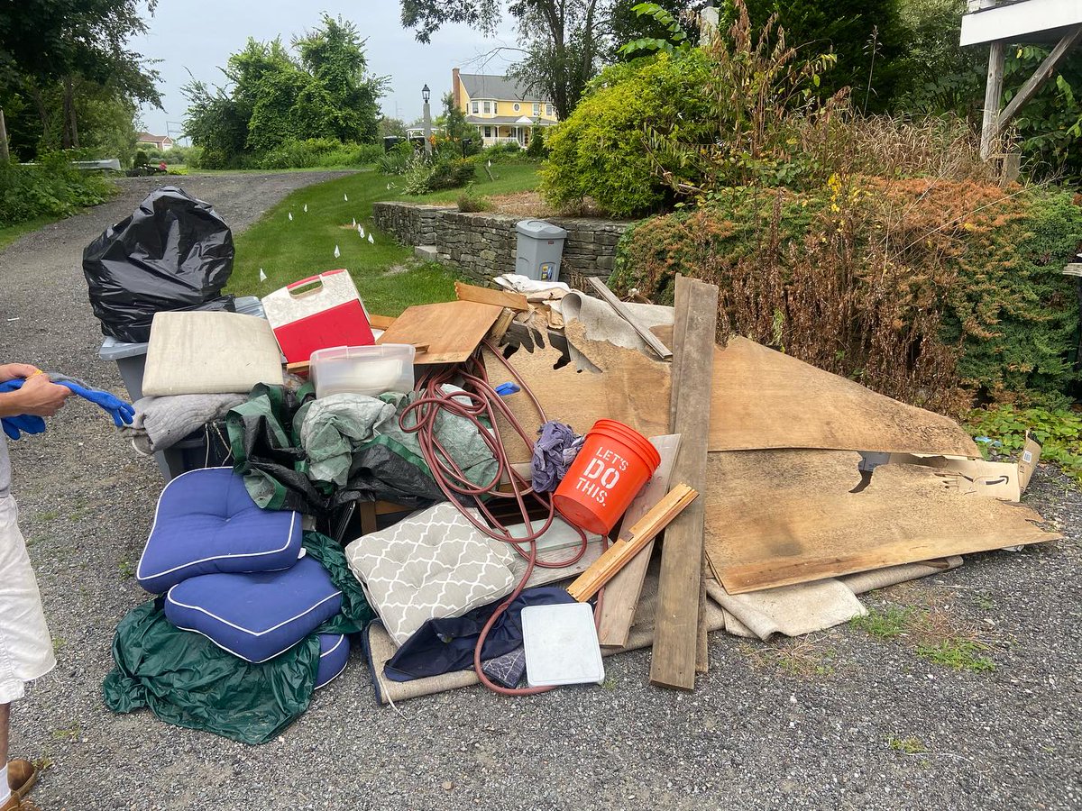McHughDisposal's tweet photo. Bulk trash clean up service in Lancaster, MA for one of our weekly customers!

Call, text or book your Junk Removal appointment online today via our website:
https://t.co/JZnLKpCUXT https://t.co/2z31uSacsQ