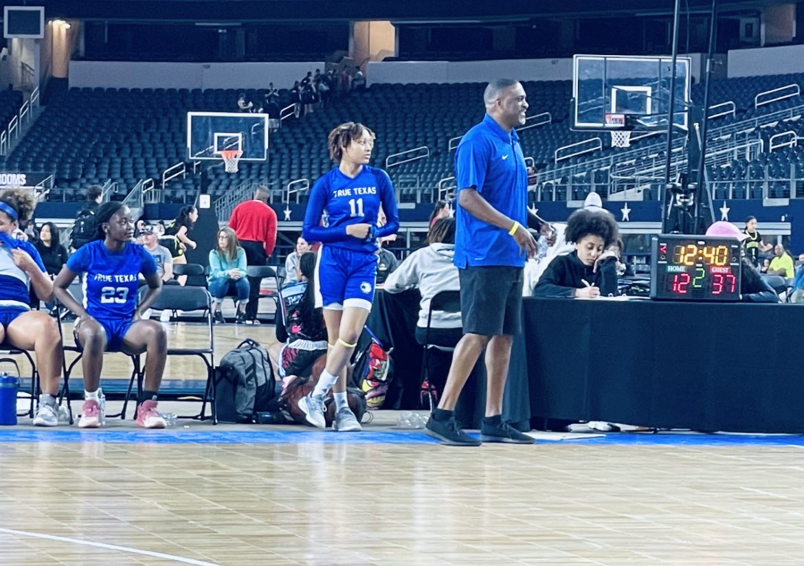 MajorBaller13's tweet photo. God knew exactly what I needed this summer . Thankful for my AAU season finale with @CoachPrice3  @truetexashoops as I continue my college visits and head to @TheCBBAcademy  today I am truly grateful for the opportunities and support . #savannahscruggs2024  #Thankful https://t.co/AXcTSbBqS9