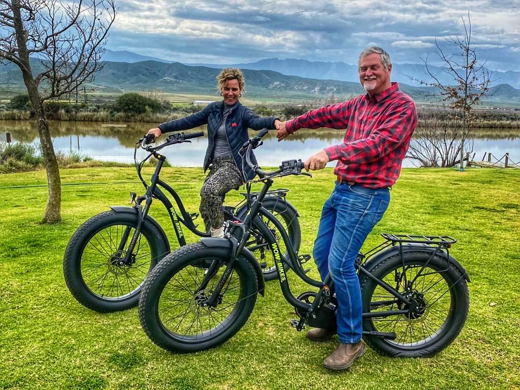 ⚡️New Bike day!⚡️
Our husband &amp; wife clients all smiles with their 26" Step-Through Cruisers which is the ultimate in cool &amp; comfort riding experience-cruising on their farm in style!
#wowebikes #wowfactor #wonderonwheels #weexploremore