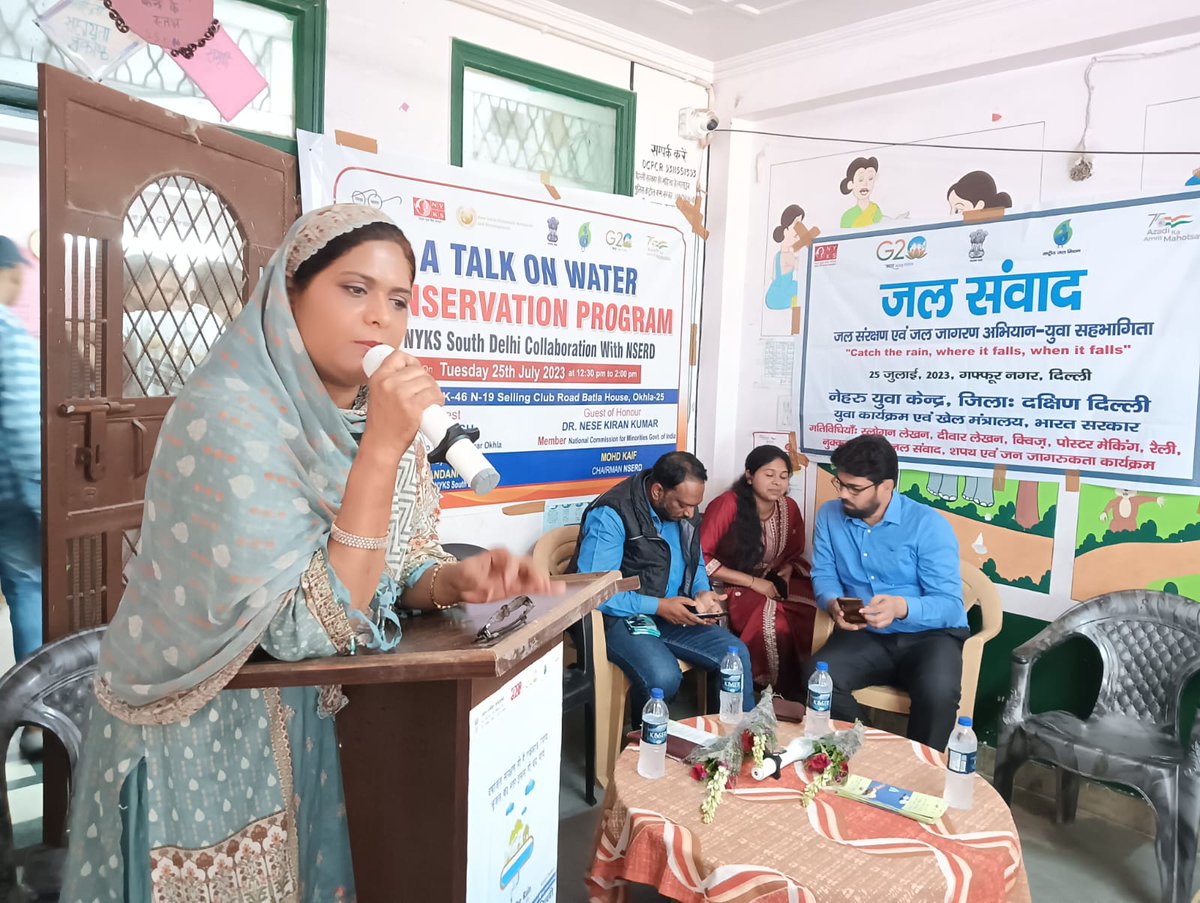 mybharatsd's tweet photo. Nehru Yuva Kendra South Delhi in collaboration with NSERD has organized Jal Samvad under the on going Catch The Rain programme. The program was started by Taking oath, pamphlets distribution for awareness and ends with a wonderful lecture on water conservation. 
#CatchTheRain https://t.co/FcIiqe3g89