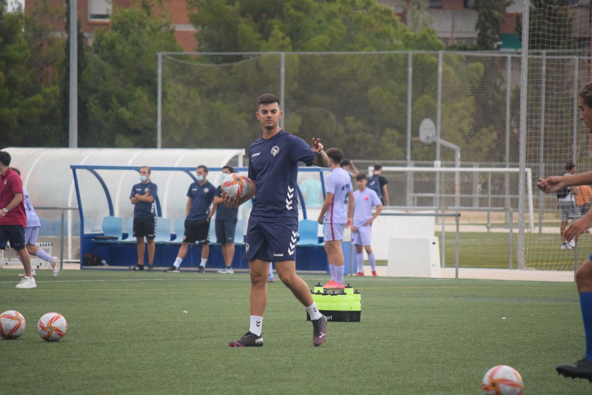 FutBaseCES's tweet photo. [OFICIAL] 

🤝 Pau Trias, fins ara coordinador general del @FutBaseCES i preparador físic del Filial i el Juvenil ‘A’, deixa el club per a afrontar nous reptes professionals
 
💪🏻 Gràcies per la feina i molts èxits al futur, Pau!

#FutBaseCES https://t.co/bVVaj9z6jr