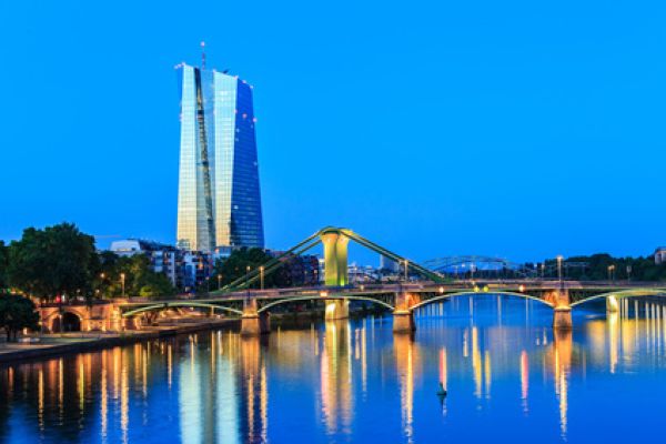 frex_ch's tweet photo. Die europäische Zentralbank hat entschieden den Leitzins um 0,25% anzuheben. Dies bereits das neunte Mal infolge innerhalb des letzten Jahres. Der Euro Franken Wechselkurs fällt leicht auf 0.9530. weiterlesen auf https://t.co/kDhDTVGvZE https://t.co/JjDNNMgDCD
