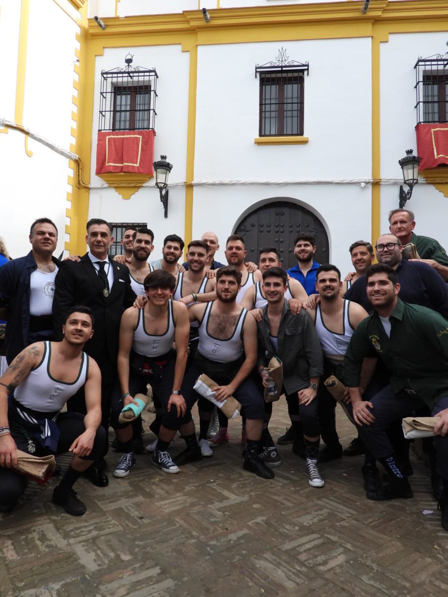 OscarGarcia_96's tweet photo. No somos 4 apellidos “ilustres”

Somos más 

Los Dali, Los Carmona, Los Peña, Los García, Los Sánchez, Los Ruiz, Los Bravo, Los Cruz, Los Rosano, Los Gil, Los Barragán, Los Rodríguez, Los Jiménez, Los Barranca, Los Bazán, Los Bello, Los Corredera, Los Estepa… 

Somos Vera Cruz https://t.co/njPc039dEE