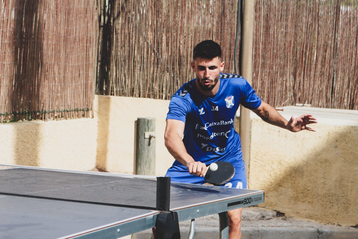 CDTOficial's tweet photo. 😉 Tarde sin ⚽️ en 📍 #AlbirGardenSports... pero sí de mucho 🏓

🥇 Y parace que a algunos se les dio bastante bien, ¿o no @55_sergio / @jbelzaa 🤔? 

#PretemporadaCDT #YoSoyElTenerife https://t.co/GpQQL9eiWd