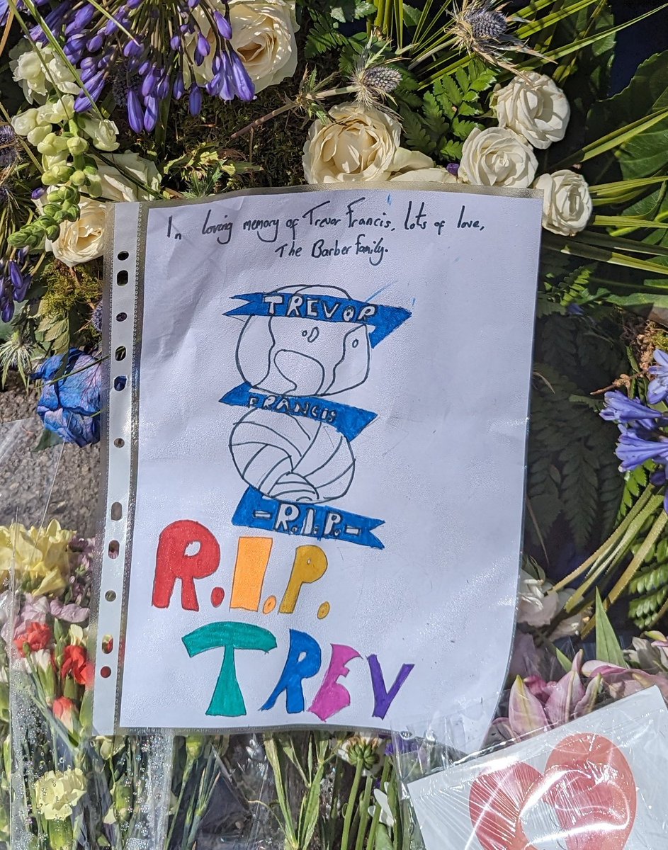 barbs_paul's tweet photo. Me & the boys have been to pay our respects. #forTrev #bcfclegend #bcfc https://t.co/LXxuHNErrj