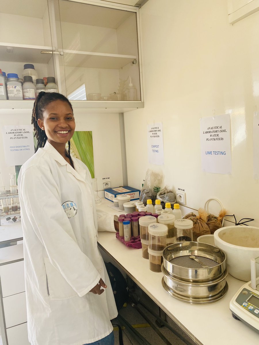 MerciUwimbabazi's tweet photo. Quality soils determine the farming output. Soil testing is essential in understanding the soil nutrients composition and ways to improve it for increased productivity.
Visit RAB #AnalyticalLaboratory to learn more about the soil testing process.
#RwandaAgriShow2023 https://t.co/zzqfq4pENt