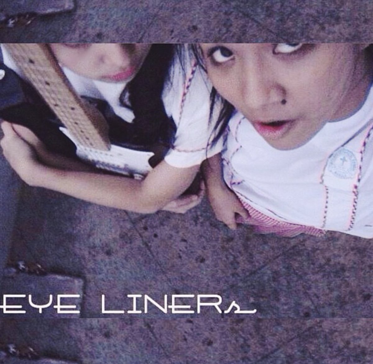 WinonAntonine's tweet photo. Happy birthday to this gem! Used to bring my portable cassette/cd player everyday nung highschool tapos eto papatugtugin namin ni @champagnepami pag lunch time. 🤟🏻 #emorak #eyeliners 😂
#AllWeKnowIsFalling #Paramore https://t.co/PlLe7XFEnq