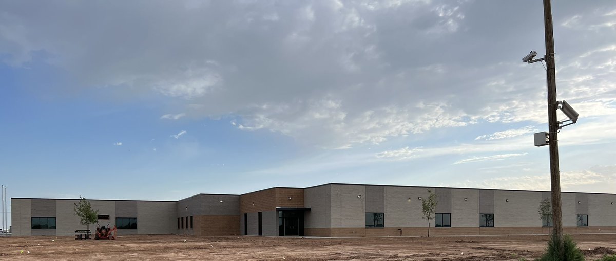 BushlandISD's tweet photo. Take a look at your beautiful new Bushland Elementary School!! We still have a little more to do, but we are really close!!! Thank you Bushland ISD voters! https://t.co/mltRsHiyJh